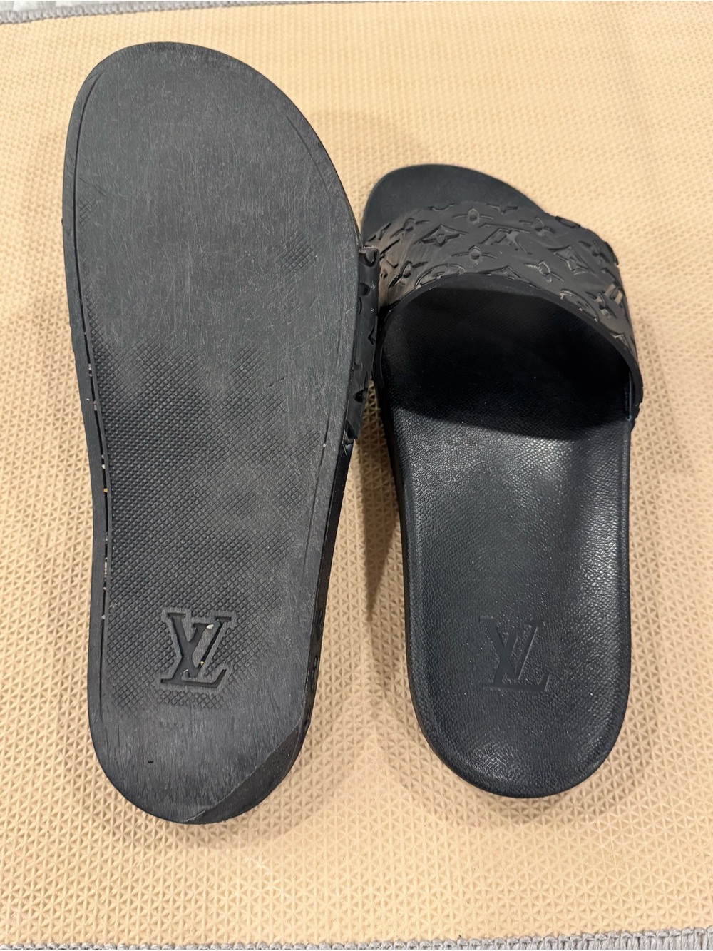 Louis Vuitton Waterfront Mule Slides - Picture 6 of 6